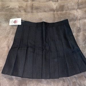 Black pleated skirt 🖤